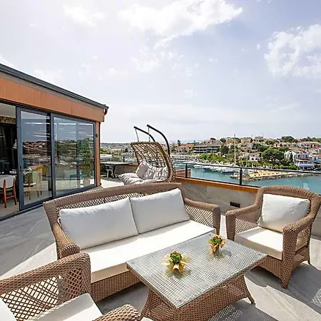 Cesme Sarezya Luxury Boutique Ξενοδοχείο 3*
